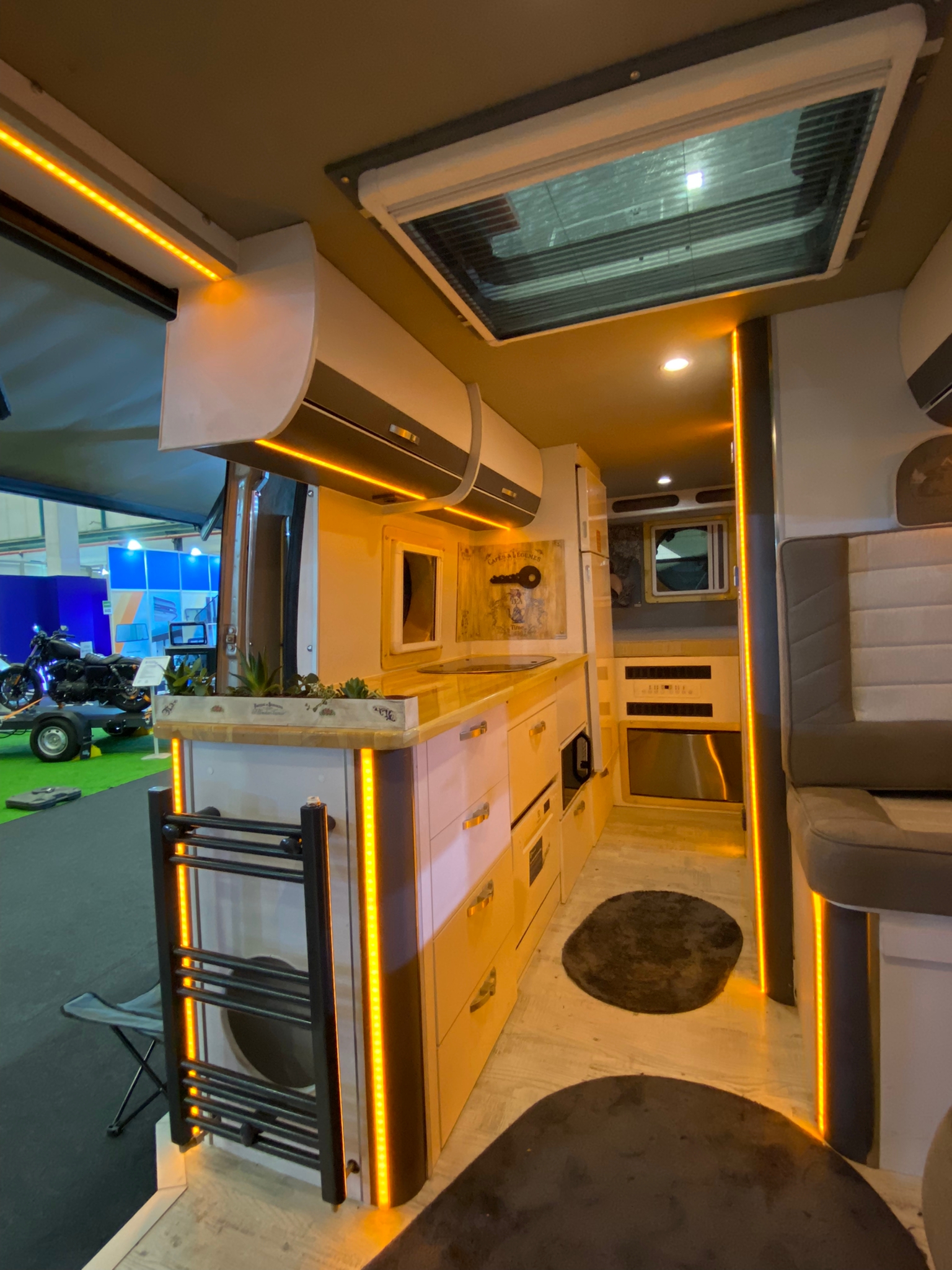 Alfakar Kasa Alfa Karavan Tiny House Motokaravan Pop Up A L R